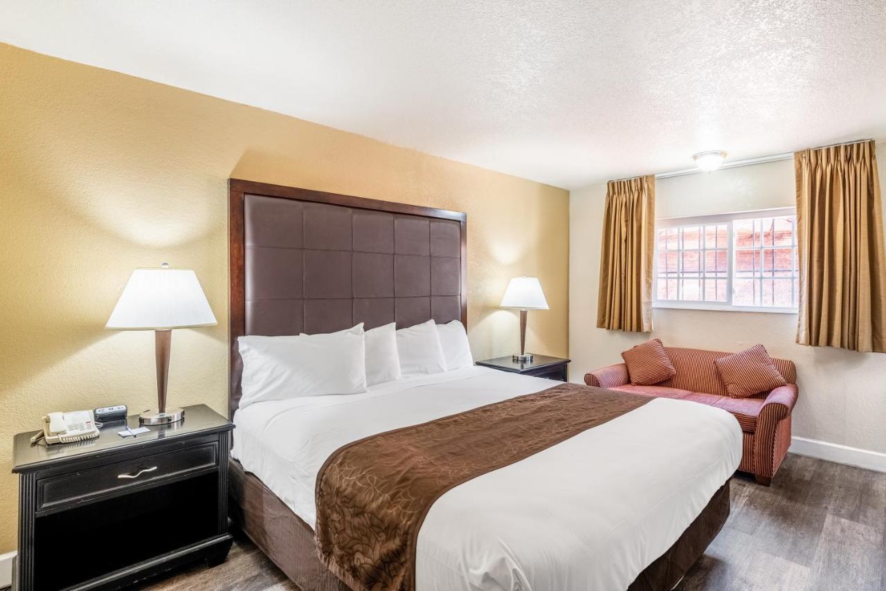 Americas Best Value Inn And Suites Flagstaff Esterno foto